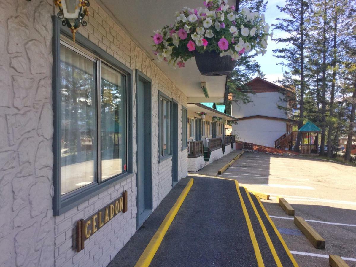 Celadon Lodge Radium Hot Springs Zewnętrze zdjęcie